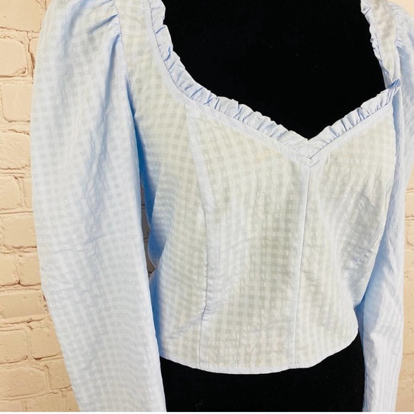 025 - TOPSHOP Light Blue Gingham
Sweetheart Neck Ruffle Puff Sleeve Crop Top 2 - Picture 6 of 12